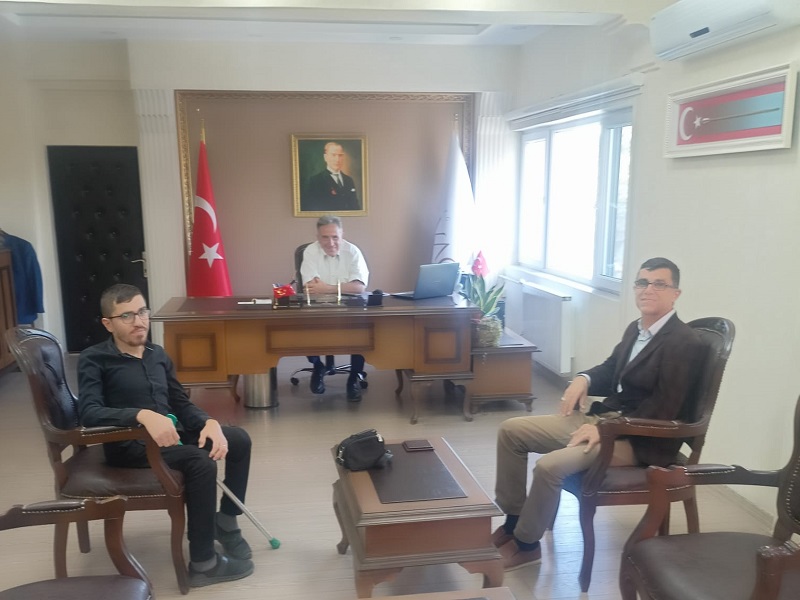 Yalvaç Anadolu Engelliler Dayanışma Derneği Başkanı Zafer GÜNEŞ ile Başkan Yardımcısı Ahmet POYRAZ, Kaymakamımız Haluk ŞİMŞEK’İ Makamında Ziyaret Etti