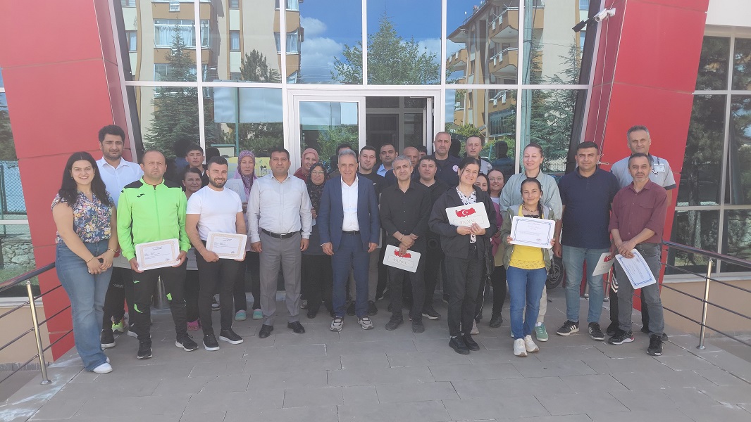 Gençlik ve Spor İlçe Müdürlüğü, Gençlik Merkezi Müdürlüğü, Yurt Müdürlüğü Personeli, Başarı Belgesi ile Ödüllendirildi