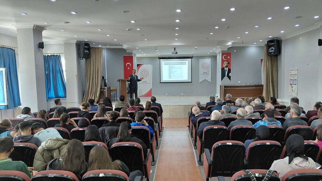 Cumhuriyetimizin 102. Yılında 102 Süreli Sergi Projesi Kapsamında Prof. Dr. Nuri KÖSTÜKLÜ Tarafından Konferans Düzenlendi
